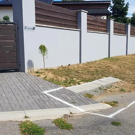 Apartman D1 Putimov 公寓 *